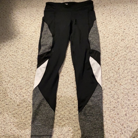 A Set of Black Leggings - Picture 2 of 3